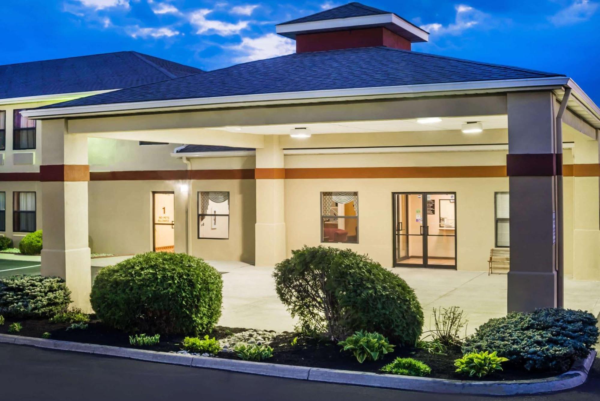 Hotel Super 8 By Wyndham Bellefontaine Exterior foto