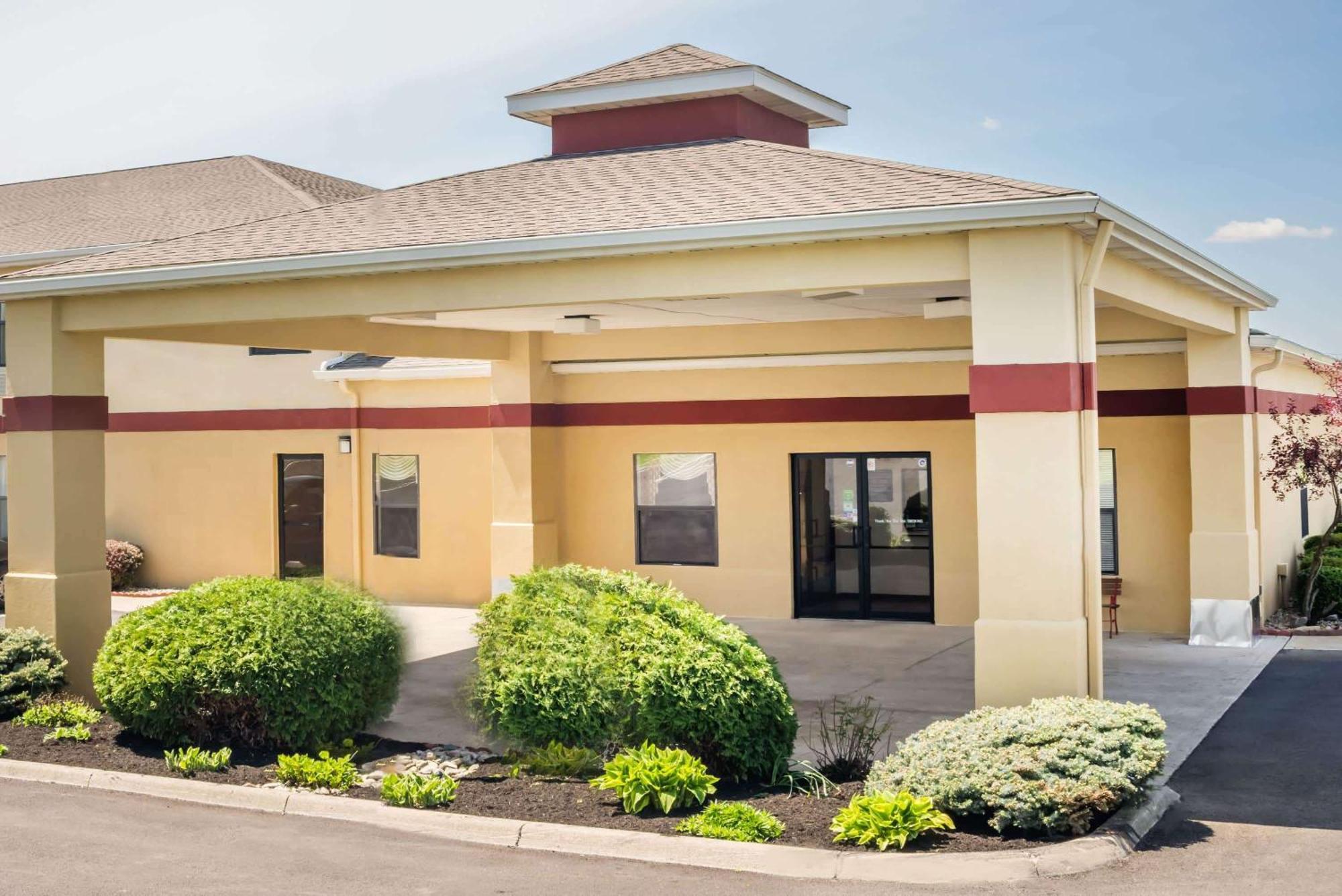 Hotel Super 8 By Wyndham Bellefontaine Exterior foto
