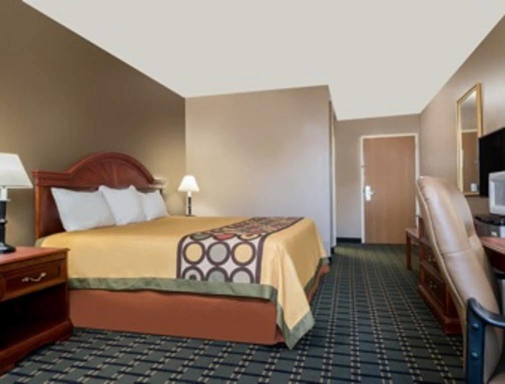 Hotel Super 8 By Wyndham Bellefontaine Exterior foto
